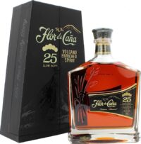 Флор де Канья Сентенарио 25-летний в п/у (Flor de Cana Centenario 25 Years Old in g/b)