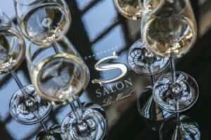 ГОСПОДИНУ САЛОНУ, ШАМПАНСКОМУ И ЧЕЛОВЕКУ