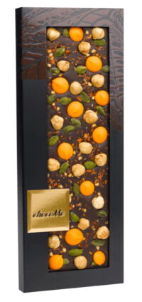 chocoMe Горький шоколад с Пьемонтским орехом, фисташками Бронте, апельсиновыми каплями и перцем чили