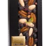 chocoMe Горький шоколад с орехом пекан, миндалем, черной смородиной